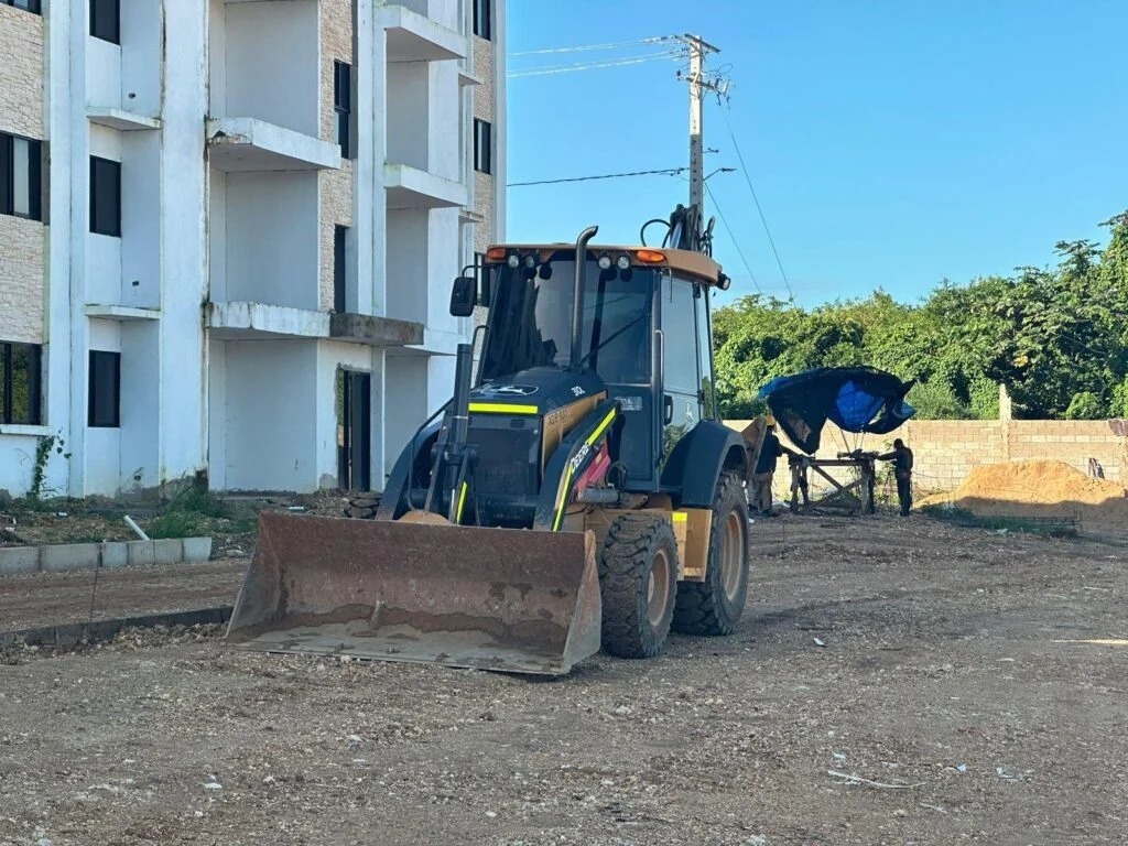 Construyendo En Rd? Alquiler De Maquinarias De Construcción!! - Imagen 15