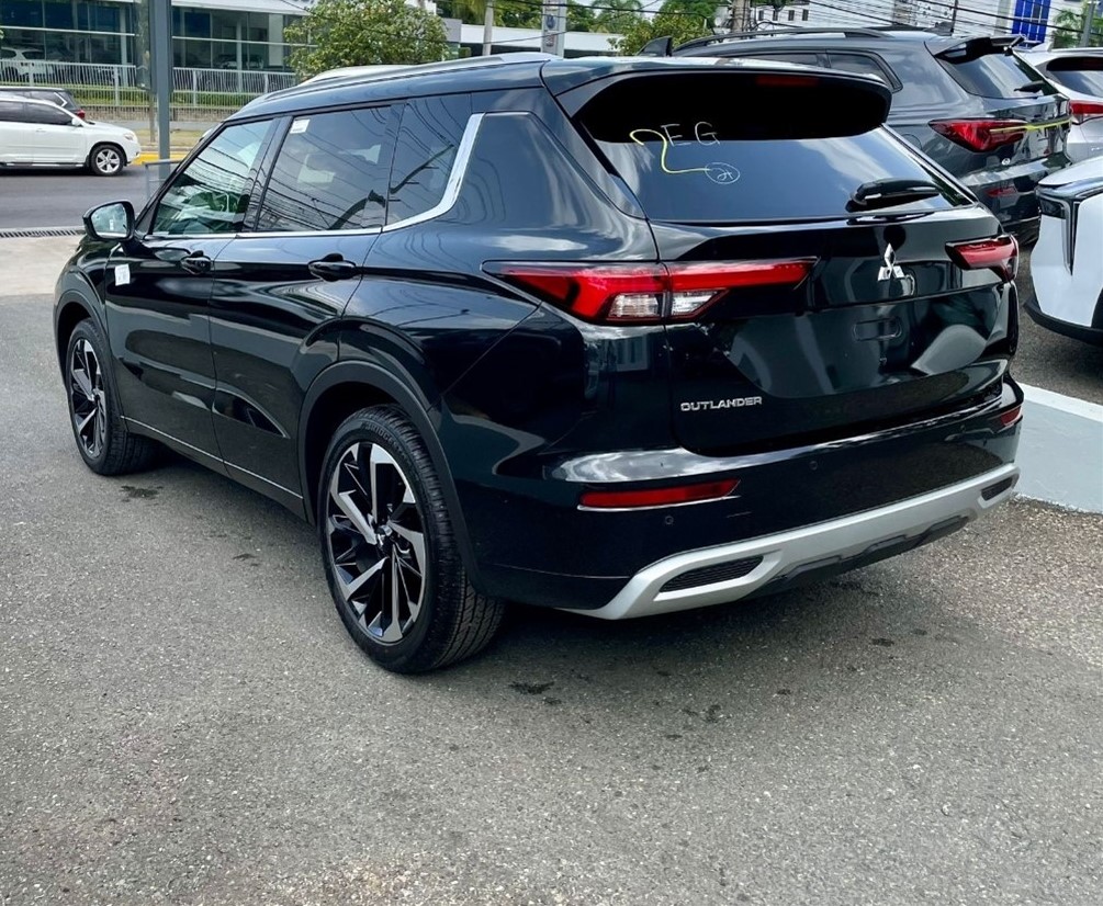 Mitsubishi Outlander Del Año, Nuevecita Y De Paquete, Esperandote En El Dealer!! - Imagen 5